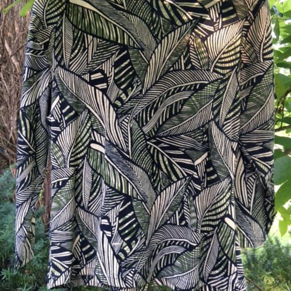 Tropical, NWOT, leaf sweater with beads M - Picture 6 of 7